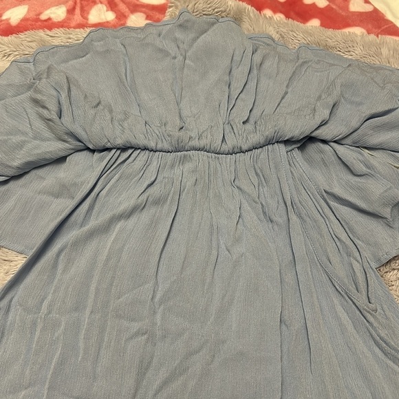 Off the shoulder flowy top - Picture 2 of 3